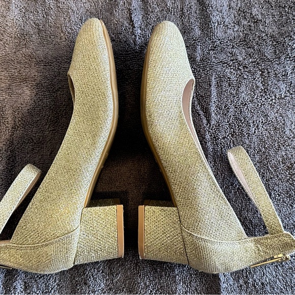 Gold Girl shoes - Picture 2 of 5